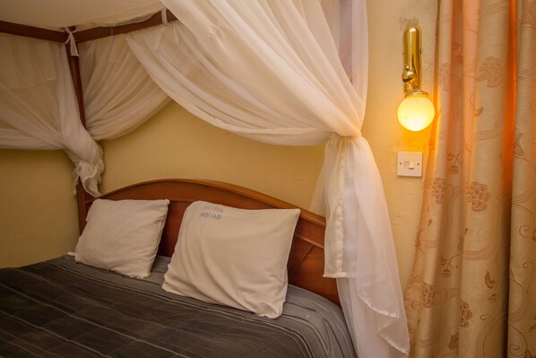 Deluxe Double Room | Desk, soundproofing, free WiFi - Hotel Nomad (Kitengela)