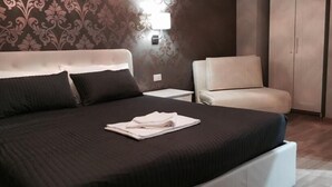 Superior Triple Room | WiFi (free), bed sheets - B&B Gmatt Rooms (Rome)
