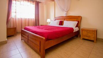 Apartamento Deluxe, 2 habitaciones | Escritorio, tabla de planchar con plancha, wifi gratis