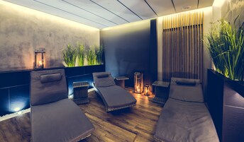 Baño turco, tratamientos corporales, masajes con piedras calientes 