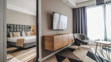 Superior Suite, 1 King Bed with Sofa bed (optional Kitchenette) | Premium bedding, desk, soundproofing, iron/ironing board