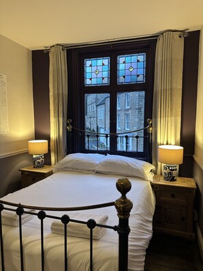 标准双人房 | 熨斗/熨板、免费 WiFi、床单