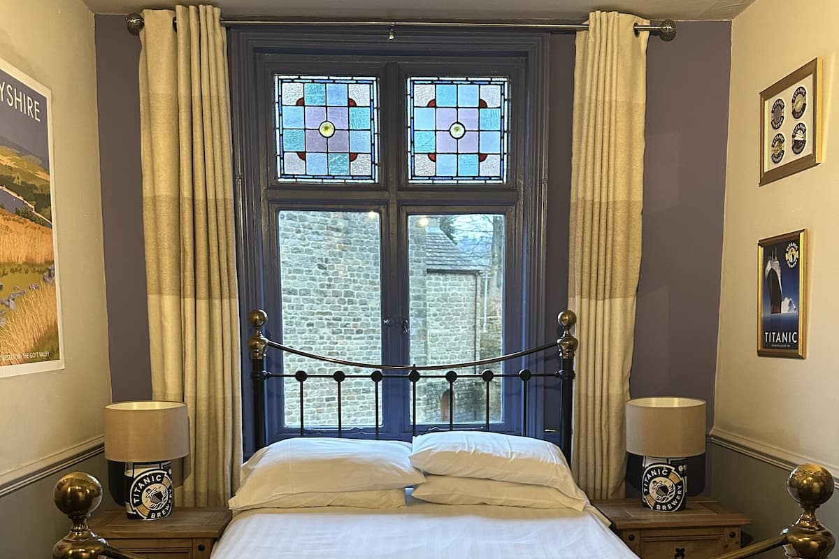 Standard Double Room | Iron/ironing board, free WiFi, bed sheets