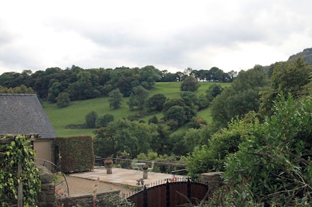 Vista desde la propiedad. The Old Poets Corner