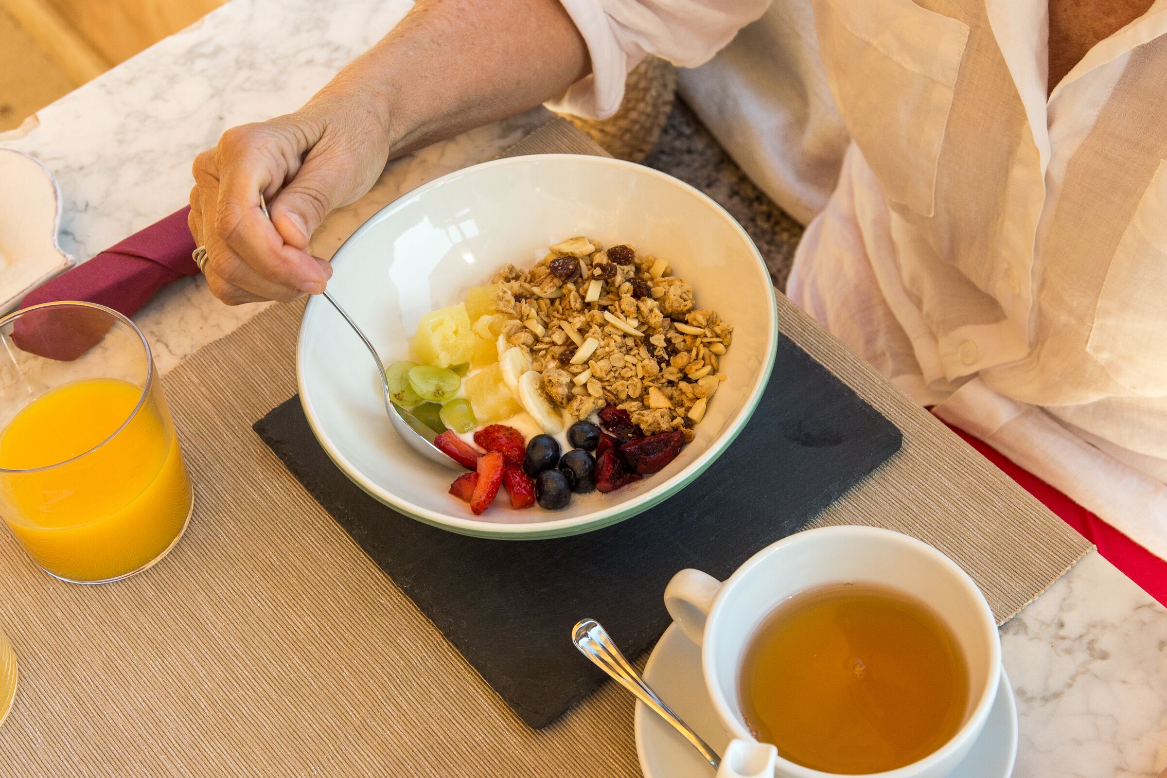 daily cooked-to-order breakfast (eur 15 per person)