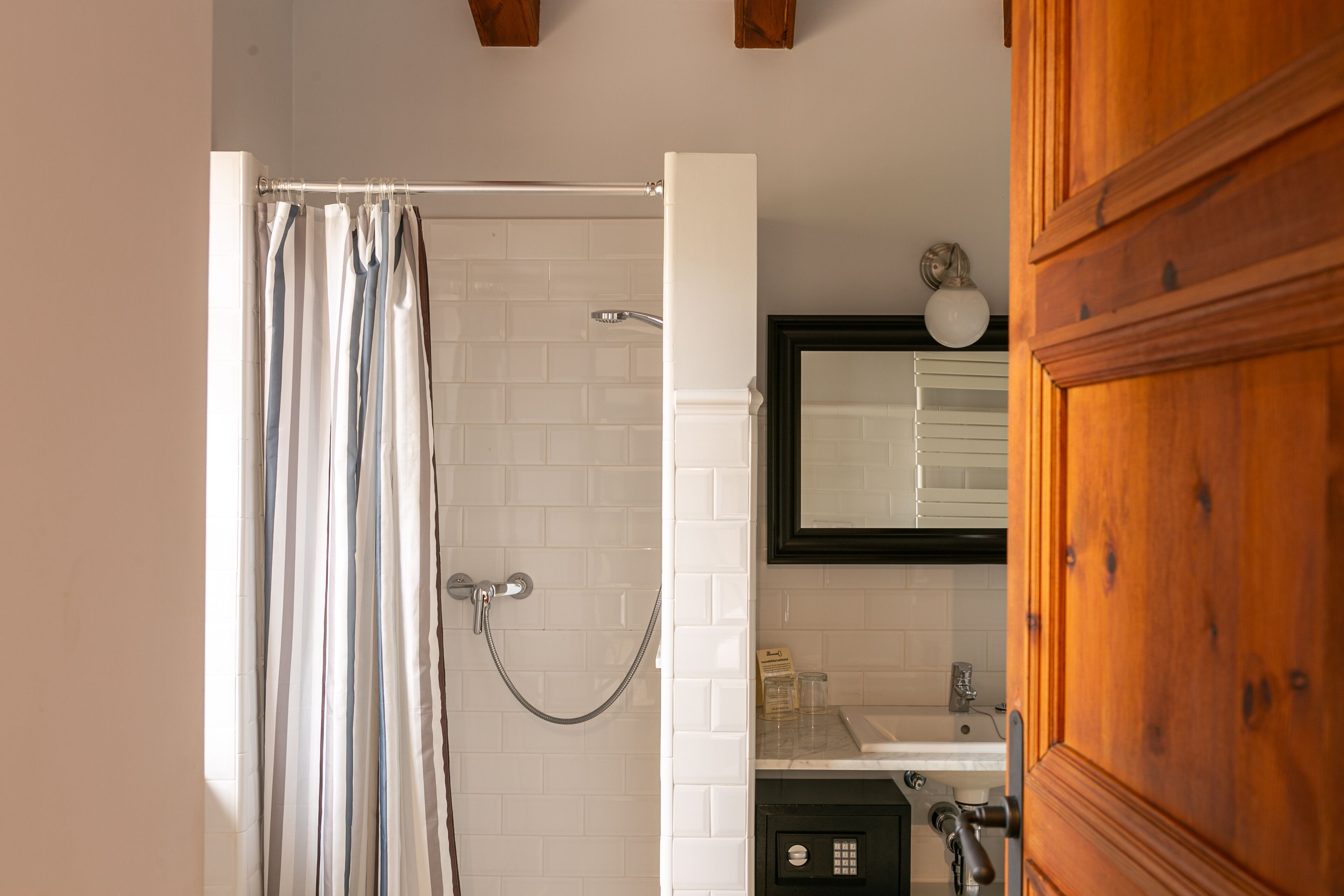 superior double room, terrace, mountain view | bathroom | free toiletries, hair dryer, towels