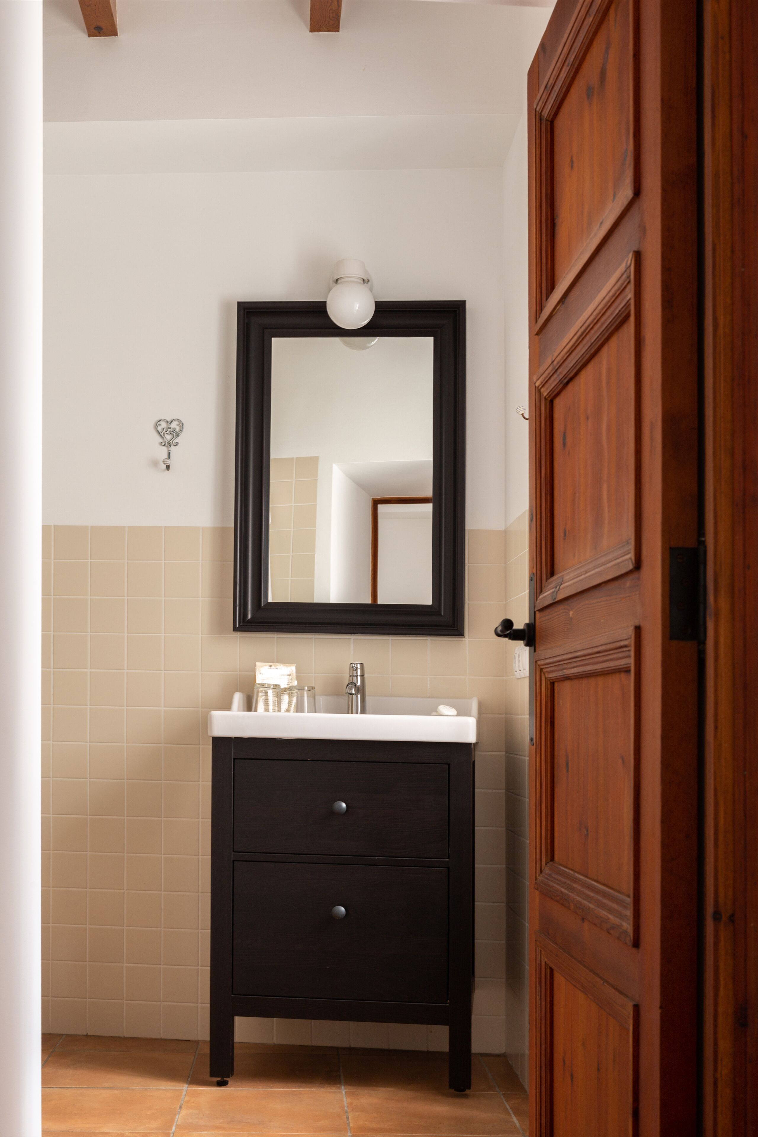 basic double room, ground floor | bathroom | free toiletries, hair dryer, towels