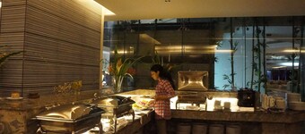 Hotel The Cox Today