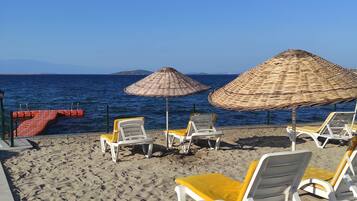 Private beach, sun-loungers, beach umbrellas, beach towels