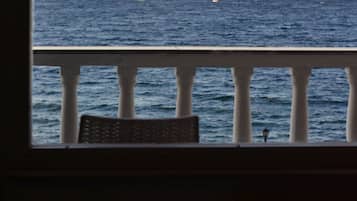 Minibar, in-room safe, iron/ironing board, free WiFi