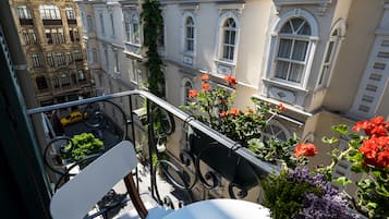 Deluxe Room, Balcony | Balcony