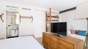 Deluxe Double or Twin Room | View from room