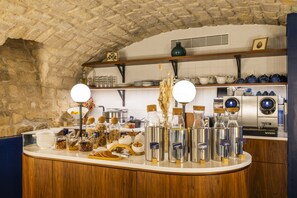 Daily buffet breakfast for a fee - Hôtel Rendez-vous Batignolles (Paris)