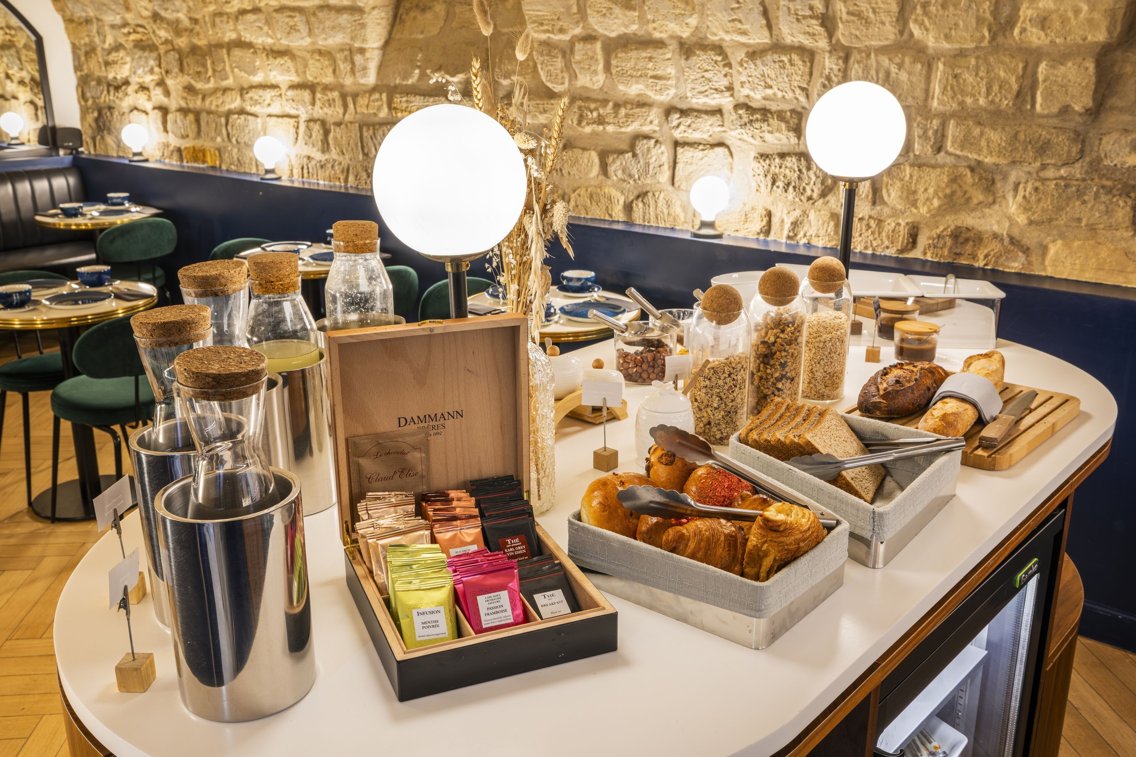 Tägliches Frühstücksbuffet gegen Gebühr