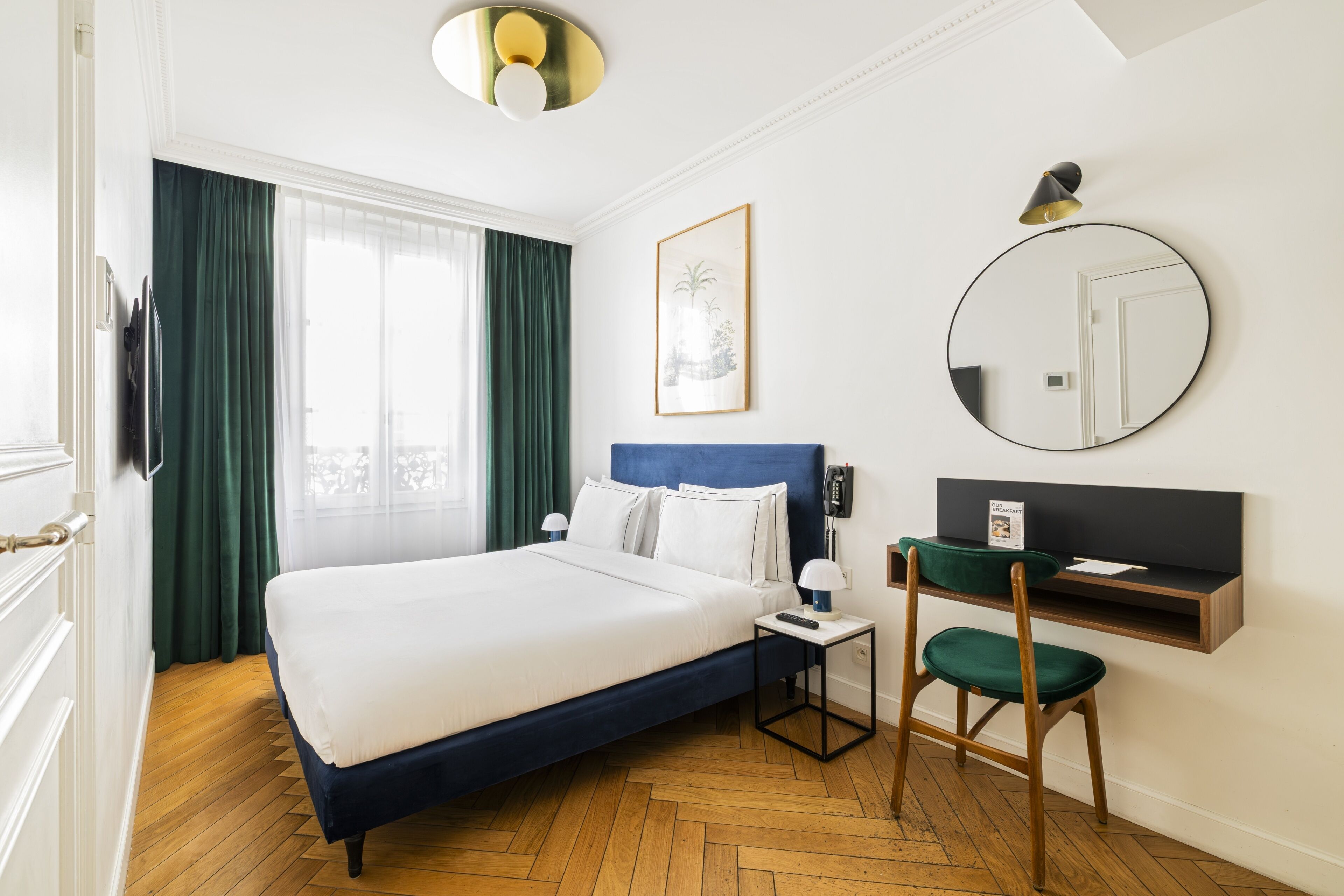 Superior-Doppel- oder -Zweibettzimmer
