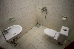 Desk, free WiFi - New Fort View Hotel (Fort Portal)