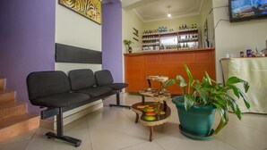 Lobby sitting area - New Fort View Hotel (Fort Portal)