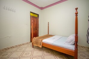Economy Double Room | Desk, free WiFi - New Fort View Resort (Fort Portal)