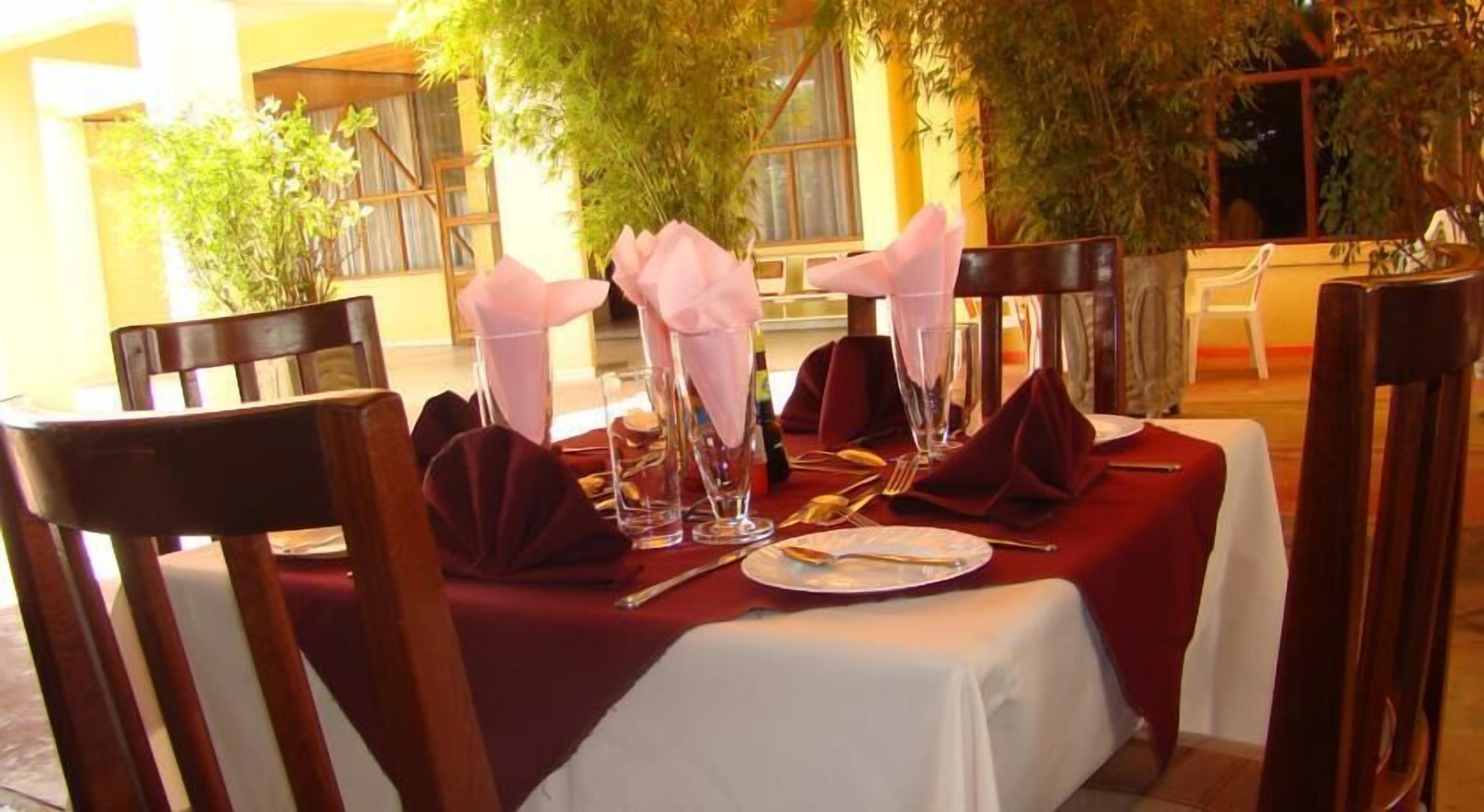 รับประทานอาหารกลางแจ้ง