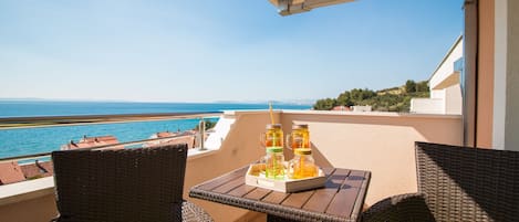 公寓, 1 间卧室, 海景 | 高档床上用品、特色装修、办公桌、熨斗/熨板