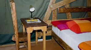 Desk, free WiFi - Oloolua Resort & Campground (Ngong)