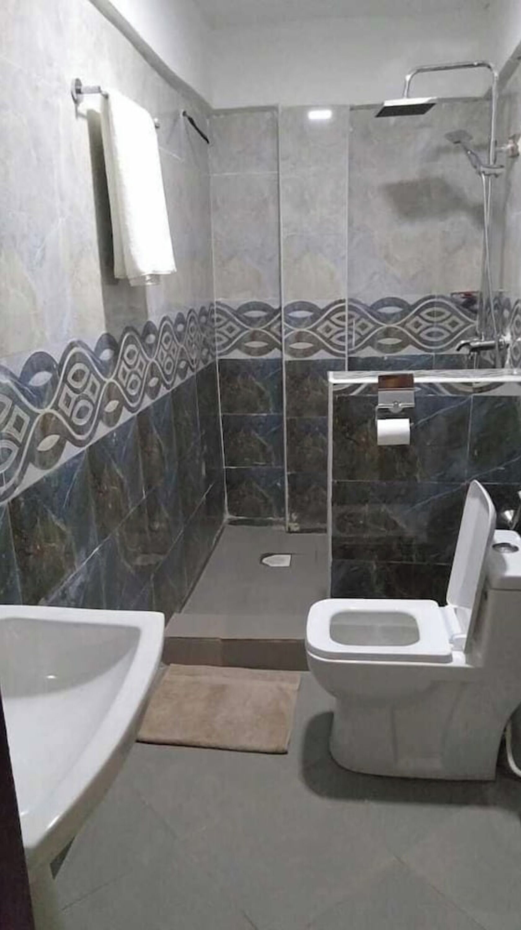 淋浴设施、免费洗浴用品、毛巾