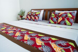 Una scrivania, Wi-Fi gratuito