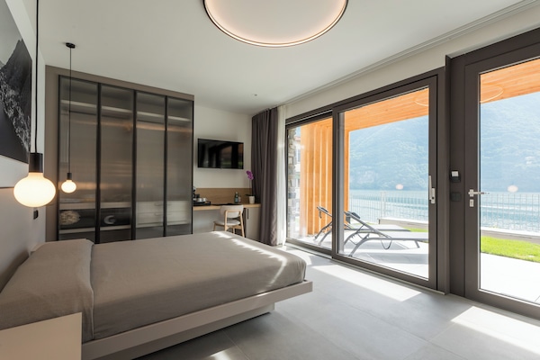 Suite Deluks, pemandangan danau | Seprai Frette Italia, seprai premium, dan bantalan ekstra lembut
