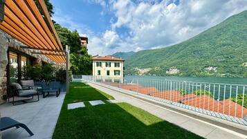 Deluxe-Suite, Seeblick | Terrasse/Patio