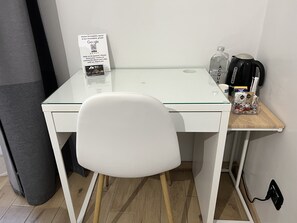 Comfort Double Room | Premium bedding, down comforters, memory foam beds, minibar - Avec Moi Roma (Rome)
