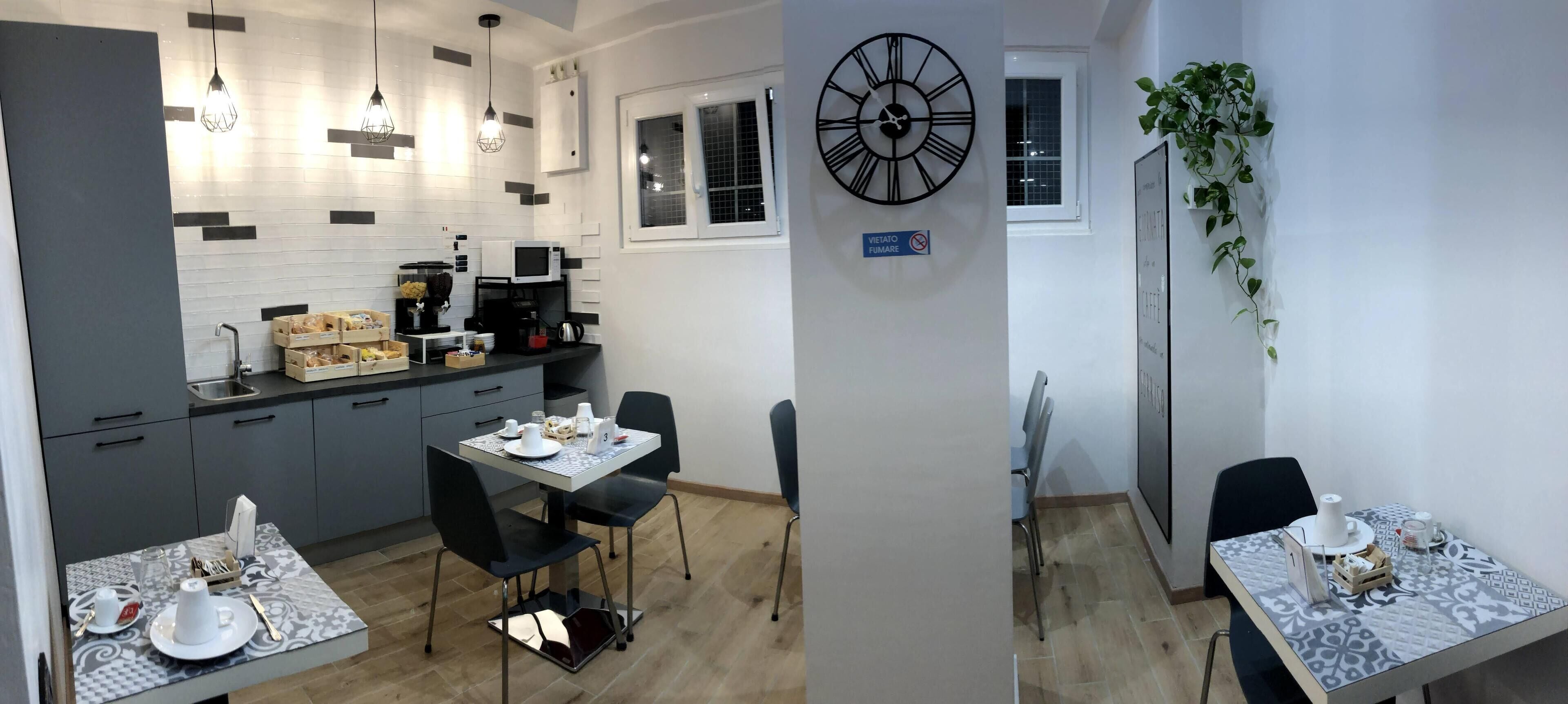 Desayuno de autoservicio incluido todos los días