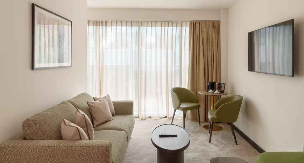 Suite (King Bed and Sofa Bed)