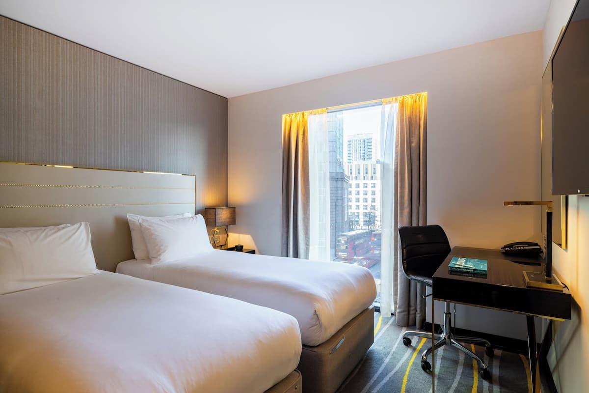 Superior Twin Room | Hypo-allergenic bedding, in-room safe, desk, laptop workspace