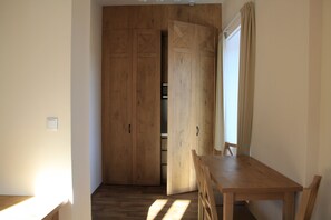 Apartment, Kitchenette (XXL) | Private kitchenette | Fridge, microwave, stovetop, coffee/tea maker - Šatlava Valtice (Valtice)