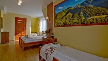 Egyptian cotton sheets, premium bedding, in-room safe, desk