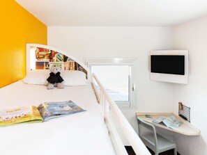 Rum - 1 dubbelsäng - mezzanine | Skrivbord, strykjärn/strykbräda, gratis barnsängar och gratis wi-fi