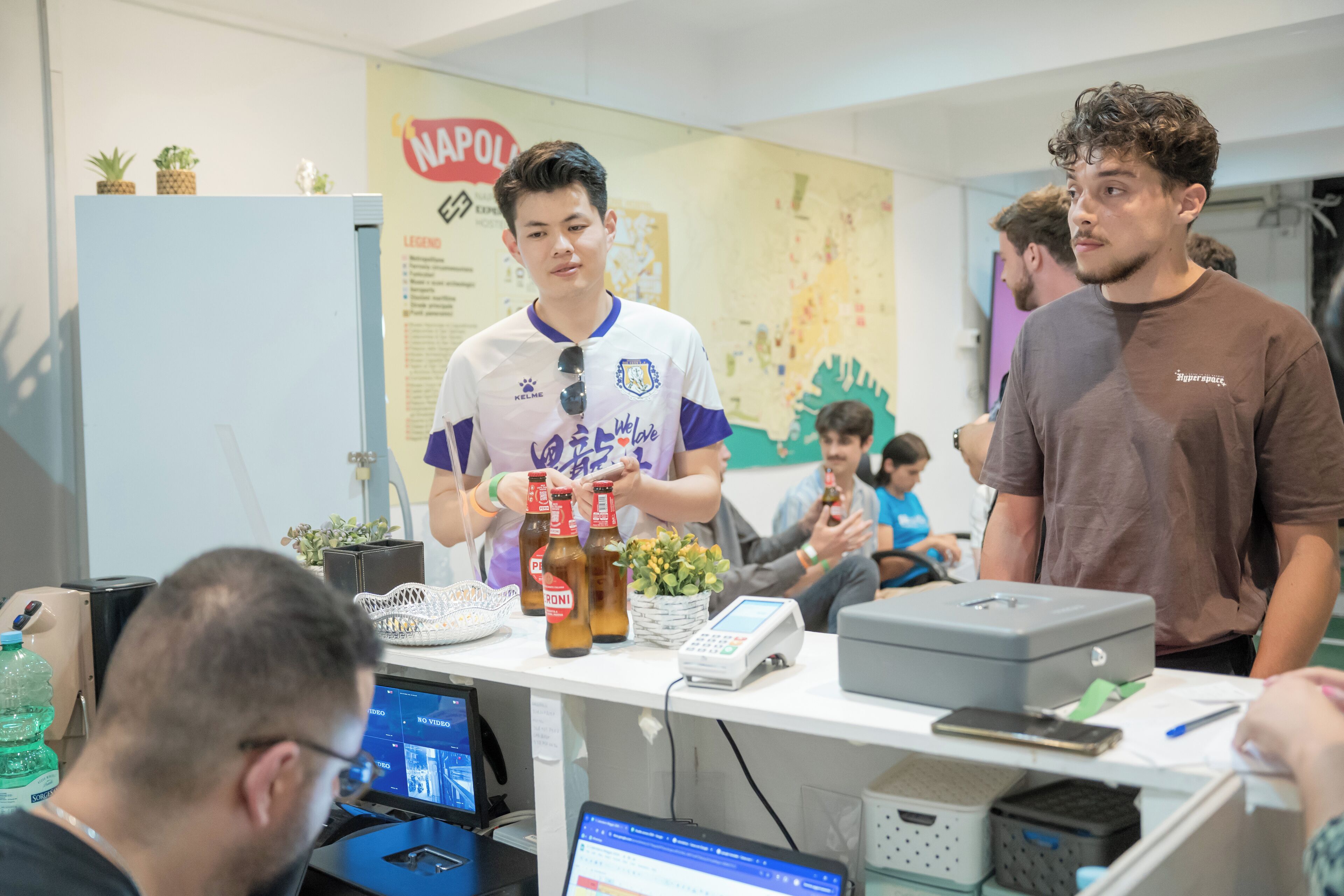 Foto - Naples Experience Hostel - Age Limit 18-28