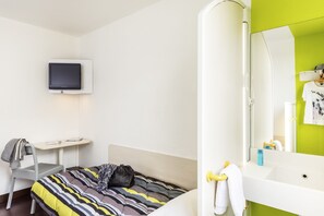 Zimmer, 2 Einzelbetten | Schreibtisch, kostenloses WLAN, Bettwäsche