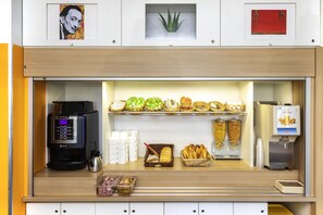 Daily buffet breakfast for a fee - hotelF1 Tours Nord (Tours)