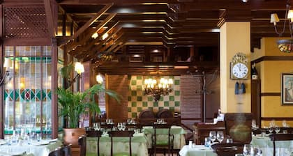 Hotel Azofra