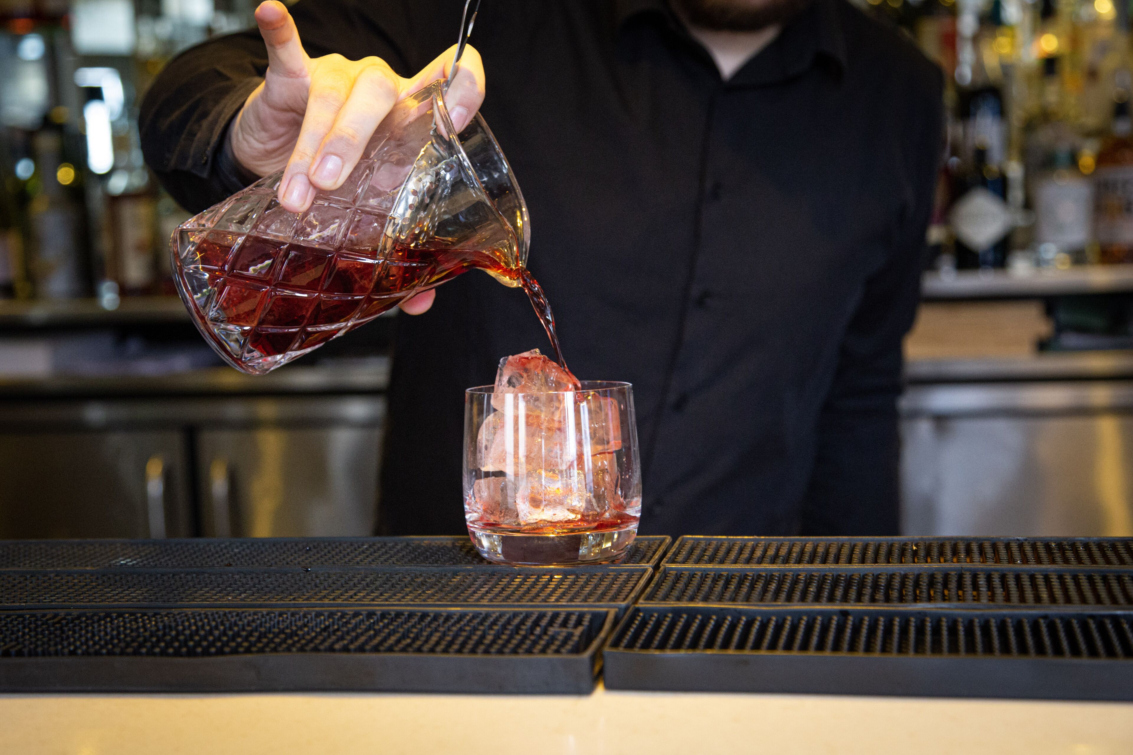 breakfast, lunch, dinner served; international cuisine