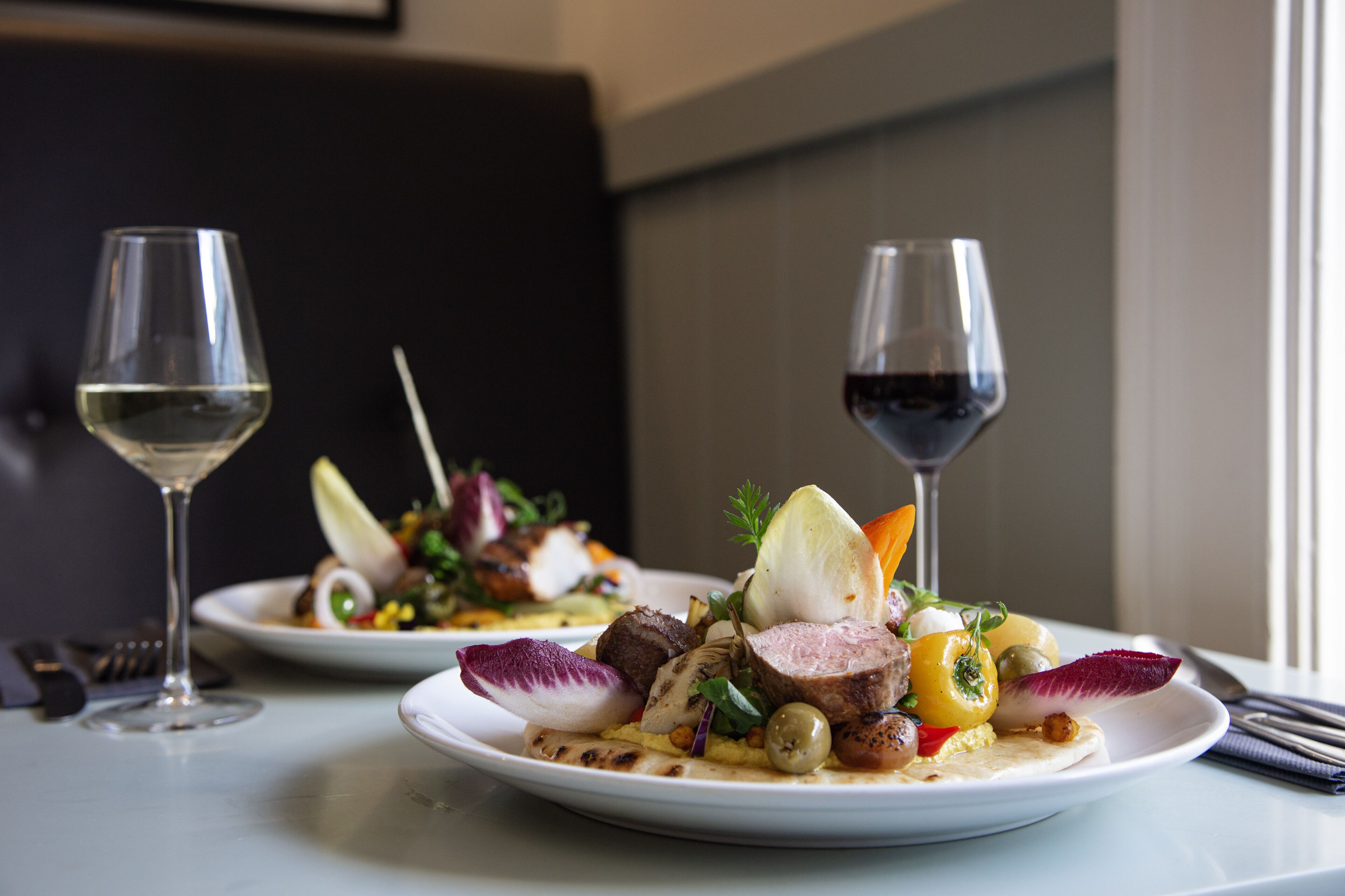 breakfast, lunch, dinner served; international cuisine