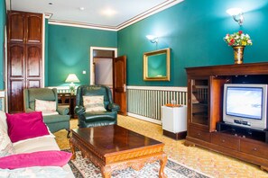 Rom – executive | Oppholdsområde | TV