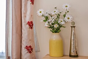 Luxury Apartment, 1 Bedroom | 1 bedroom, premium bedding, Select Comfort beds, individually furnished - Conway Cottages (York)