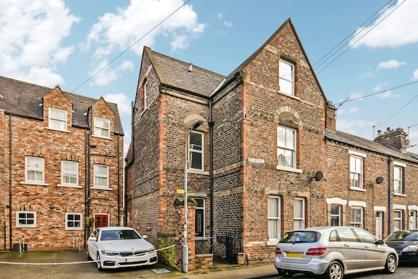 Front of property - Conway Cottages (York)