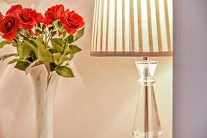 Luxury Apartment, 1 Bedroom | Living area | 32-inch flat-screen TV with satellite channels, Smart TV, fireplace - Conway Cottages (York)