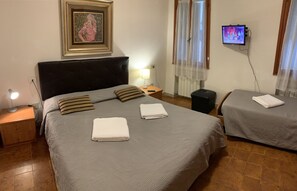 Hochwertige Bettwaren, Verdunkelungsvorhänge, schallisolierte Zimmer