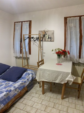 Ropa de cama de alta calidad y cortinas blackout 