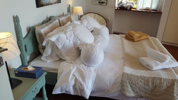 Villa, 5 Bedrooms, Sea View | 5 bilik tidur, meja, seterika/papan seterika, katil bayi/kot (percuma)