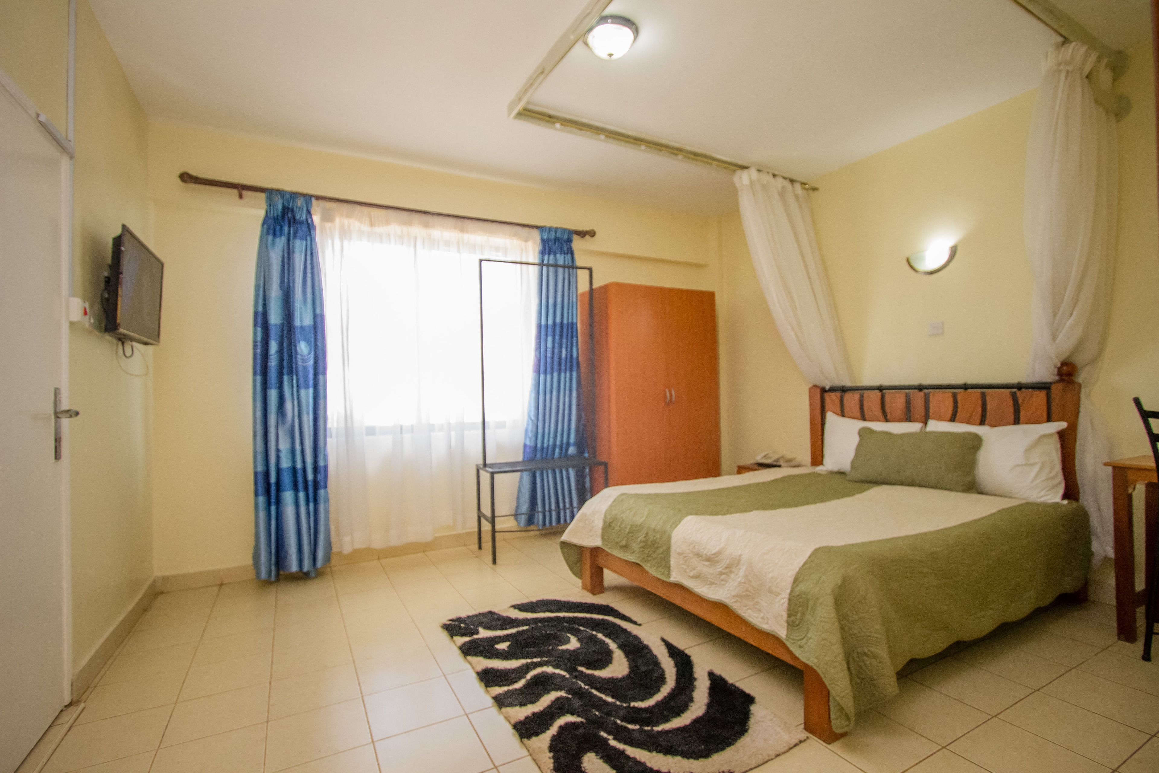 Standard Double Room | Desk, free cots/infant beds, free WiFi, bed sheets